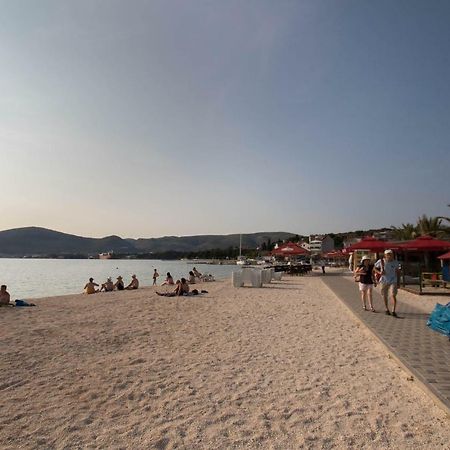 Apartment Cherie โตรกีร์ ภายนอก รูปภาพ