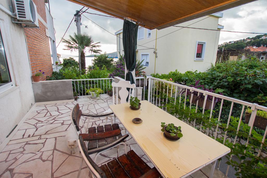 Apartment Cherie โตรกีร์ ภายนอก รูปภาพ