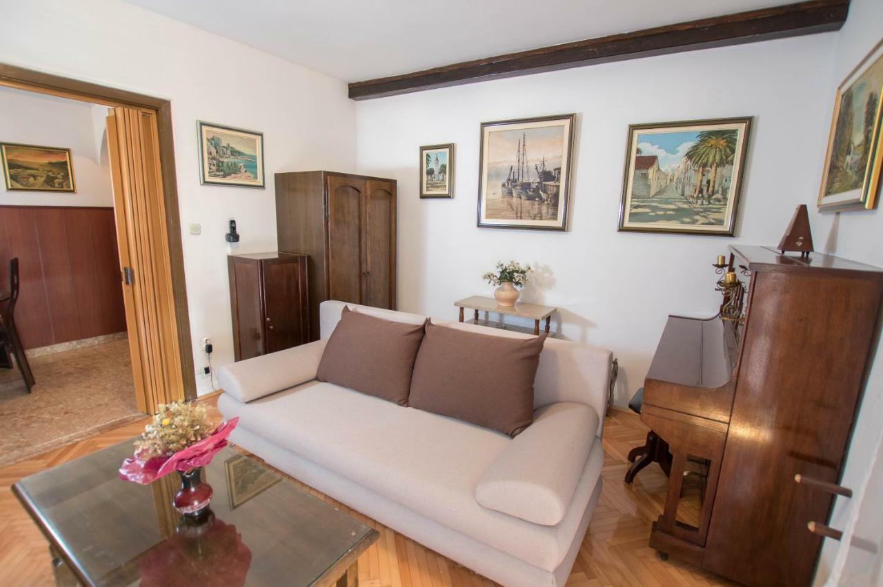 Apartment Cherie โตรกีร์ ภายนอก รูปภาพ