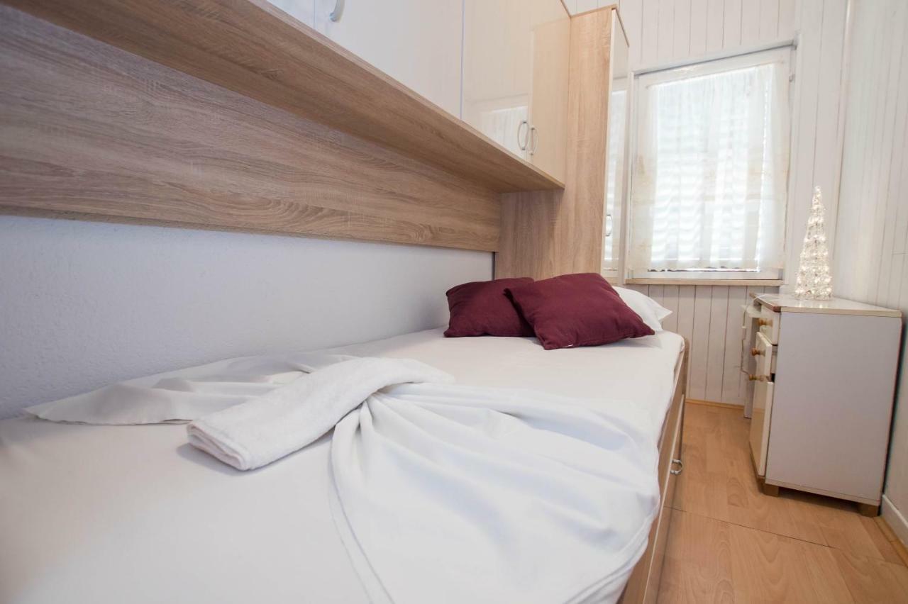 Apartment Cherie โตรกีร์ ภายนอก รูปภาพ